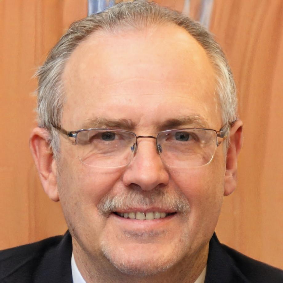 Porträt von Dr. Konstantin Richter, Gründer und Leitender Entwickler bei evarilonexiq
